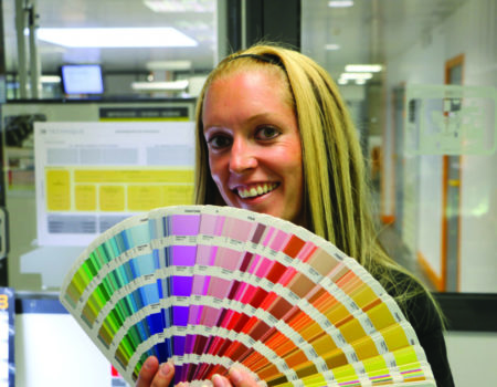 Sandrine-coloriste-pantone Sandrine-coloriste-pantone